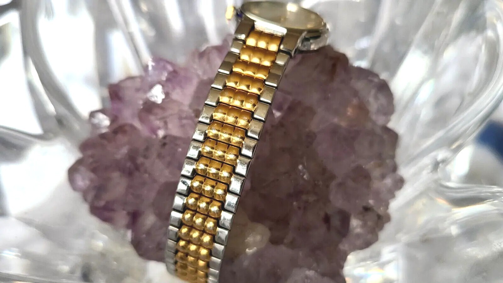 Vintage SEIKO Ladies Two Tone Round Watch Expandable Band