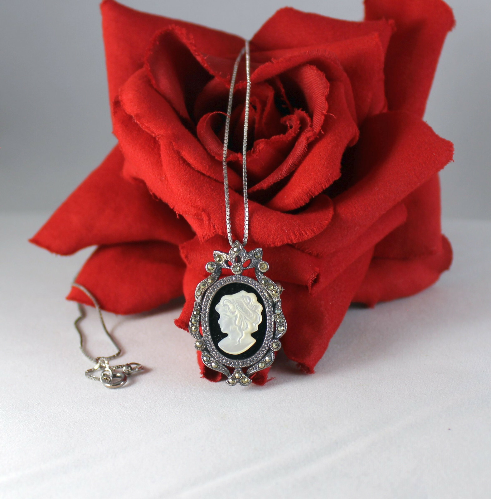 Sterling Silver Black & White Marcasite Cameo 9.37g Necklace CAT RESCUE