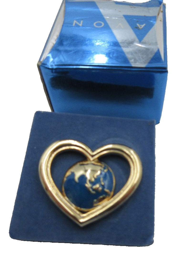 UNWORN VTG AVON HEART OF ASIA GLOBE open work EARTH DAY LAPEL PIN Blue gold tone