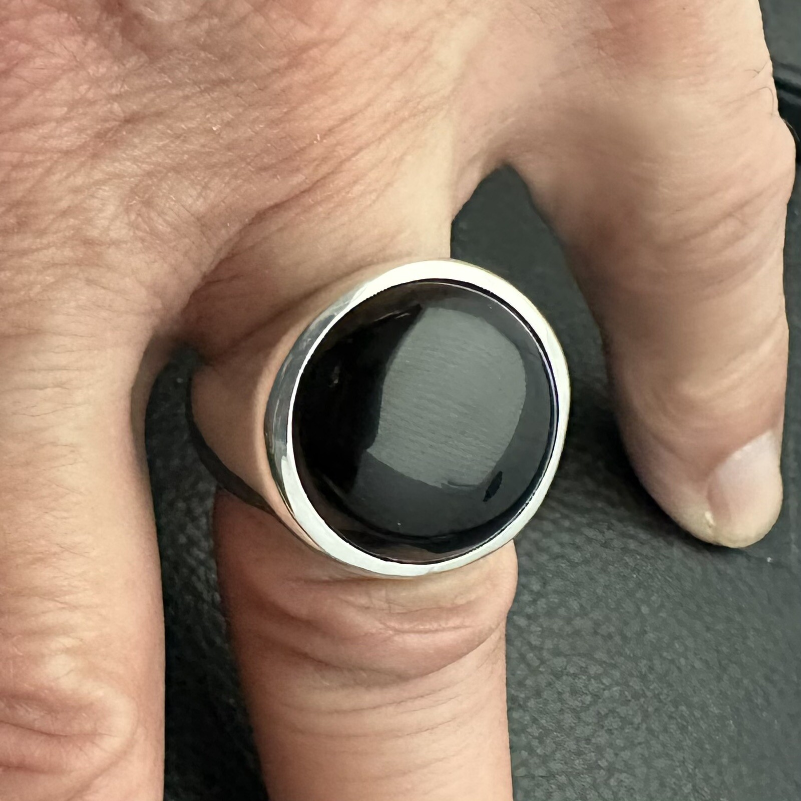 MJG STERLING SILVER MEN’S RING. 20mm BLACK ONYX CABOCHON. SZ 10. 28 Grams.