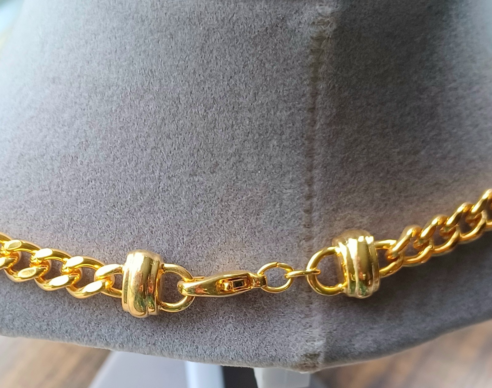 Vtg Ivana Trump Faux Pearl Pendant Cuban Link Goldplated Necklace
