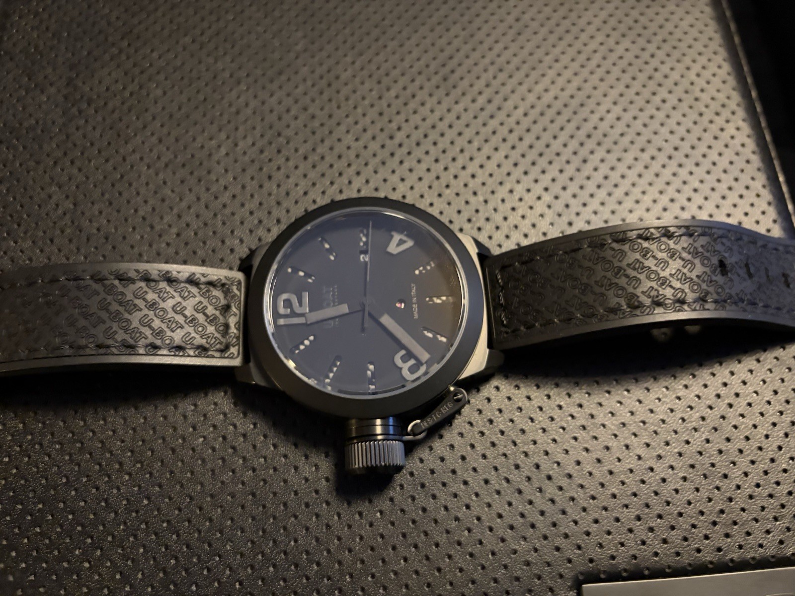 U-Boat Classico 5573 Left Hook 53mm Auto Carbon Fiber +Extra Strap / FULL SET