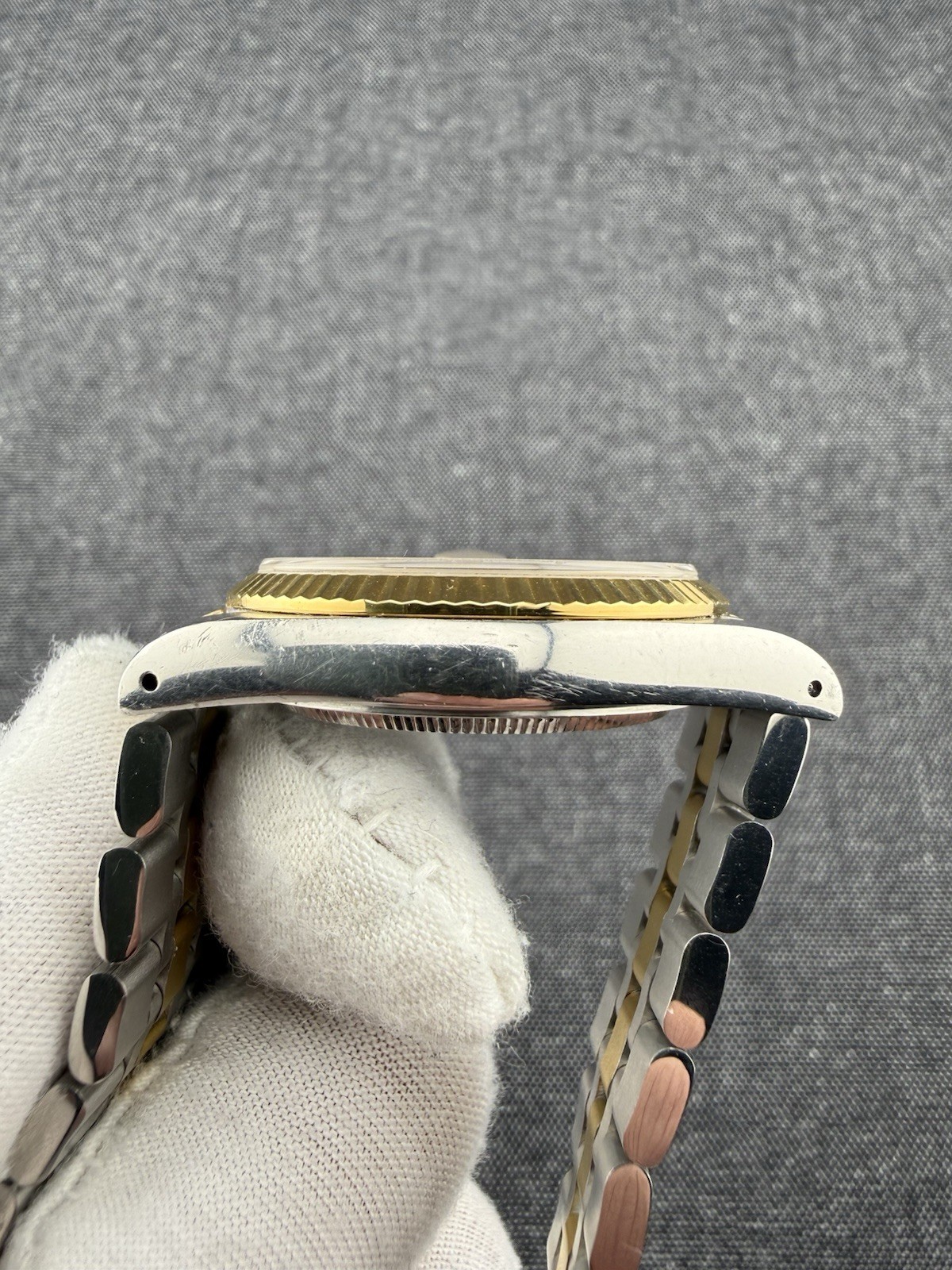 Tudor Prince Date – Ref. 74033 – Gold Linen Dial – 18k Yellow Gold Bezel!
