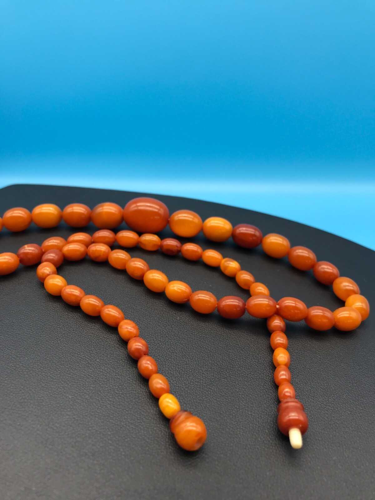 Vintage BUTTERSCOTCH BALTIC AMBER NECKLACE 26″ graduated beads 27g – Exquisite!