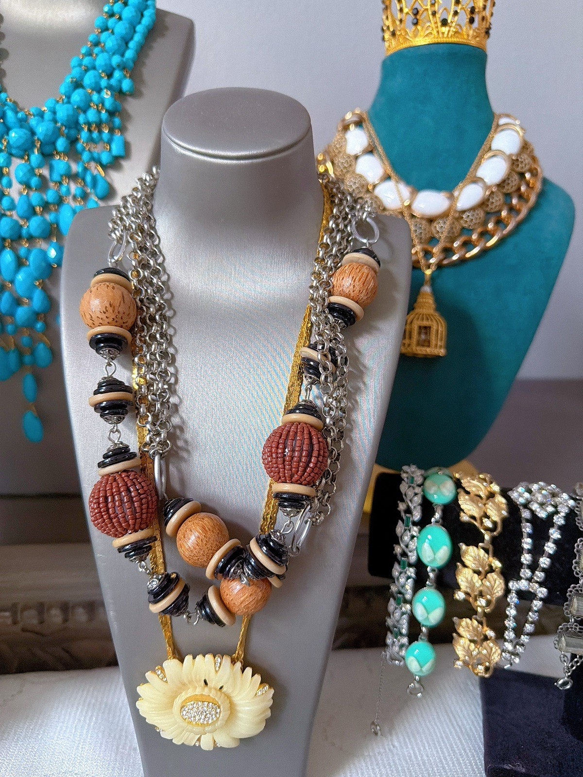Exquisite Vintage High End Jewelry Lot 114 Juliana Vrba Miriam Haskell& More
