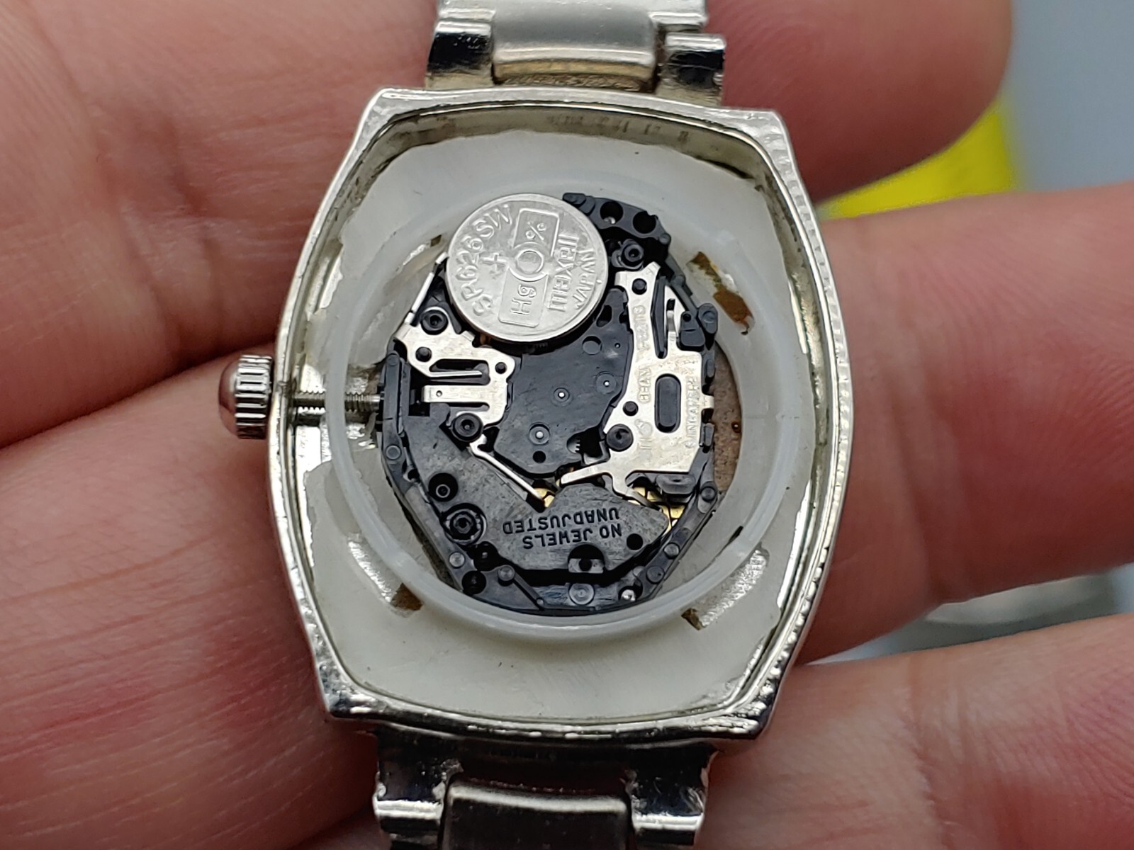 WOMEN’S Silver Toned Silver Dial Watch Minimalist 24mm Sz. 7.25in Quartz New Bat