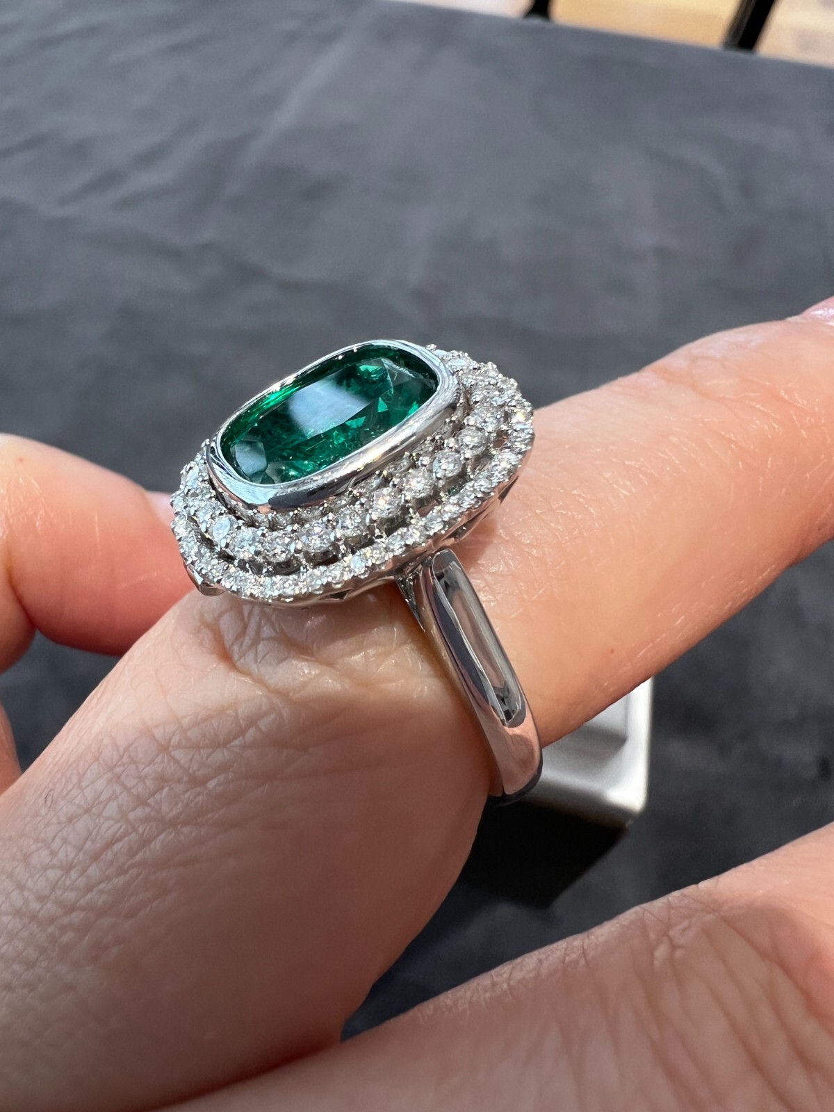 18ct White Gold Diamond Emerald Ring with Valuation Certificate