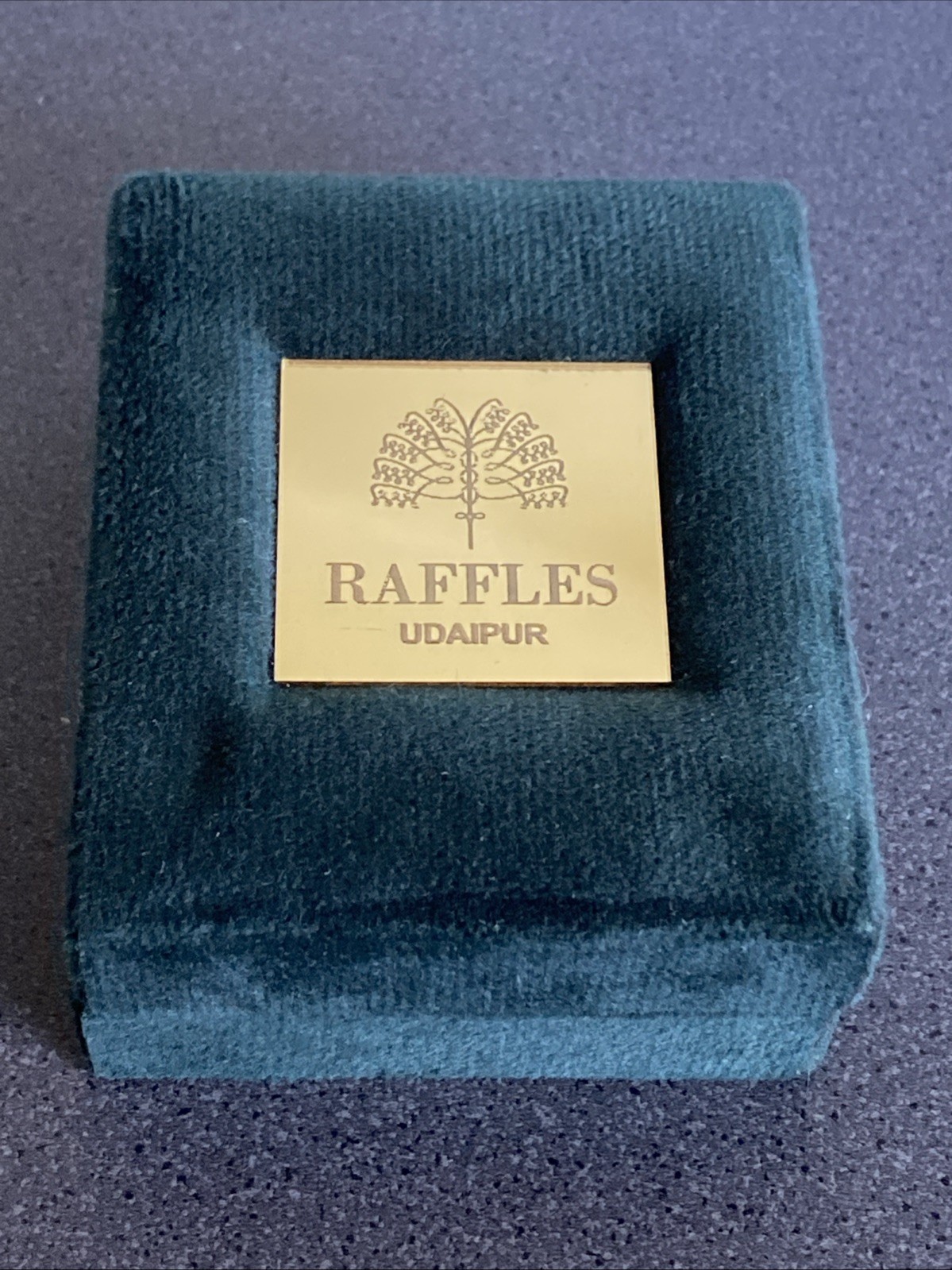 Vintage Raffles Hotel Singapore Cufflinks Made In England in Original Box