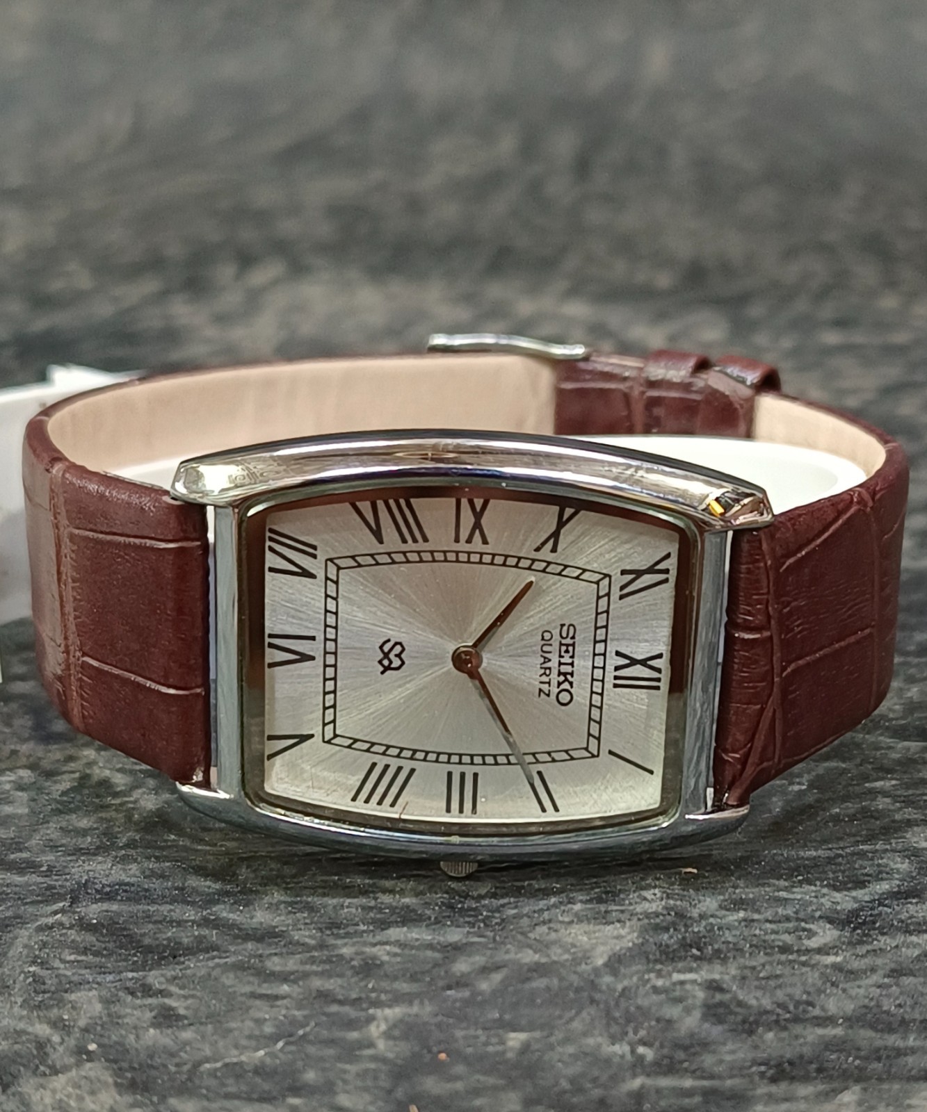 Seiko Quartz Slim Two Hands Dress Watch Classic Minimalist Wristwatch for Men