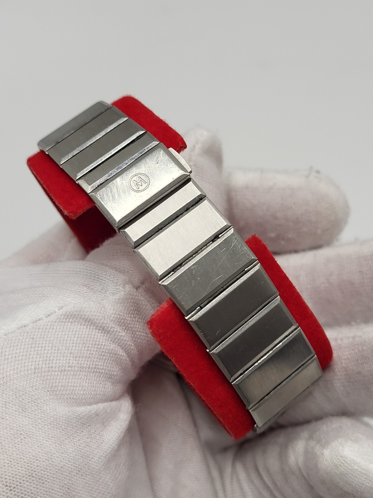 32mm [RARE] Ultra THIN Movado 1990 Museum Women’s Watch 84-40-880 Swiss 7.5″