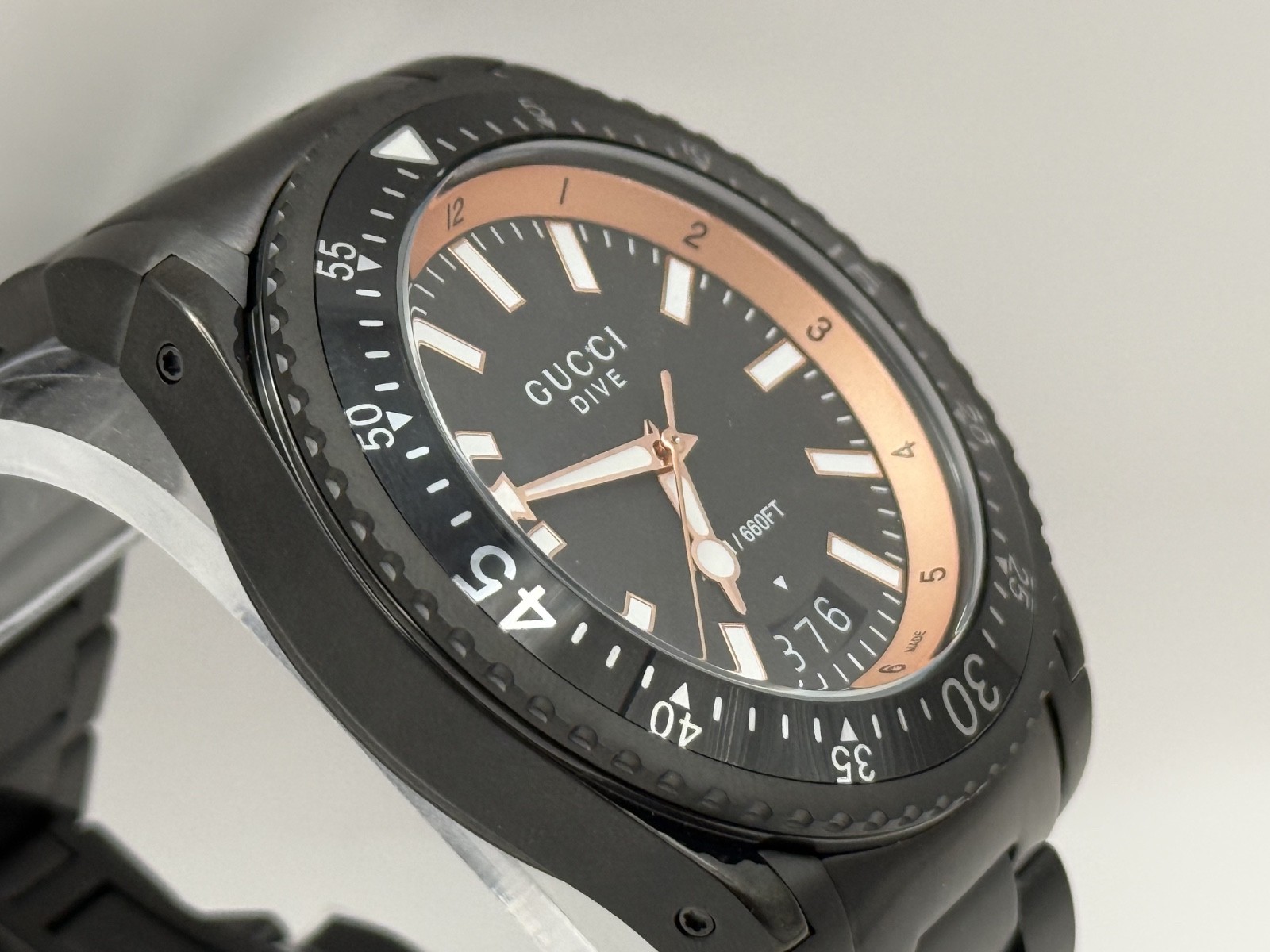GUCCI Dive YA136213 Date Quartz Black Dial Mens Watch 45mm.
