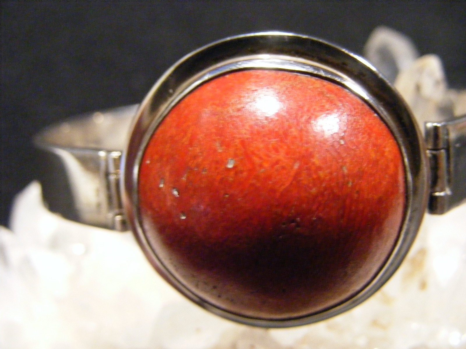 Vintage Modernist sterling silver 925 Coral cabochon Heavy bracelet 36.3g hinged