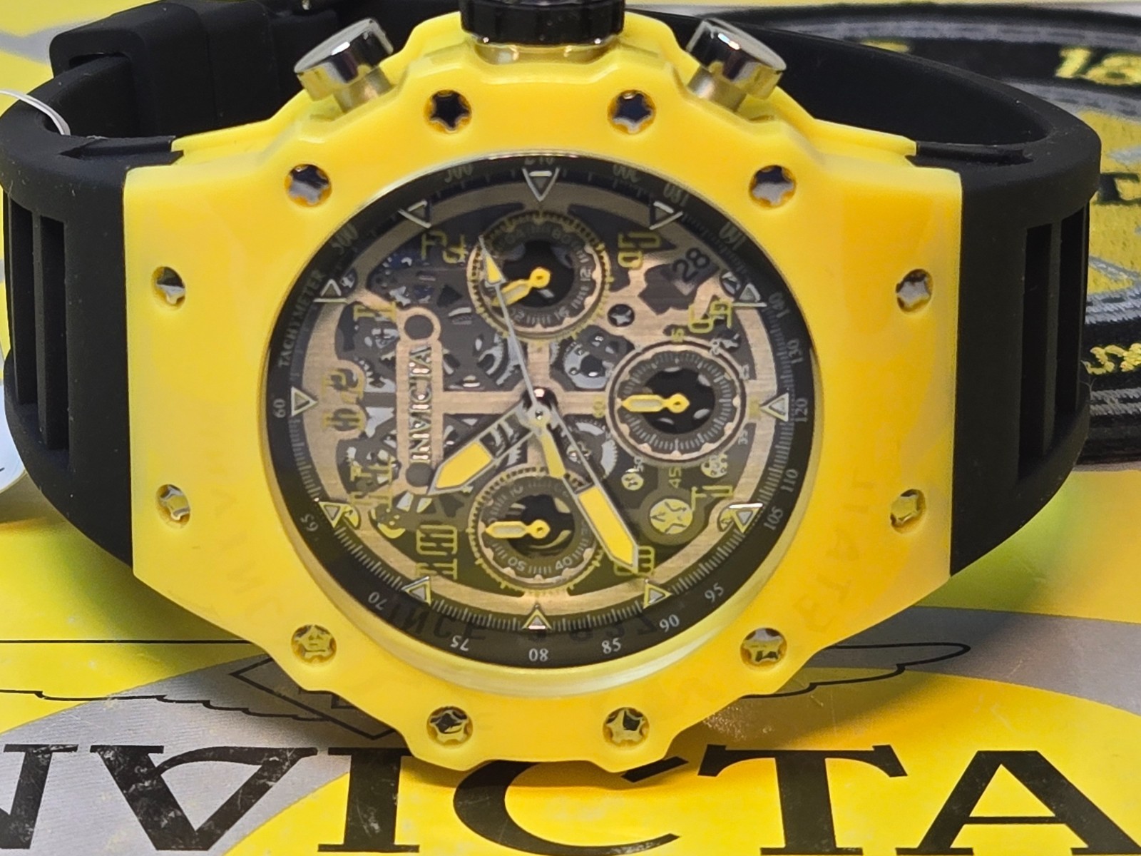 Invicta Racing Valyron Mens Watch 41mm Yellow & Black w/ Black Racing Dial NEW!!