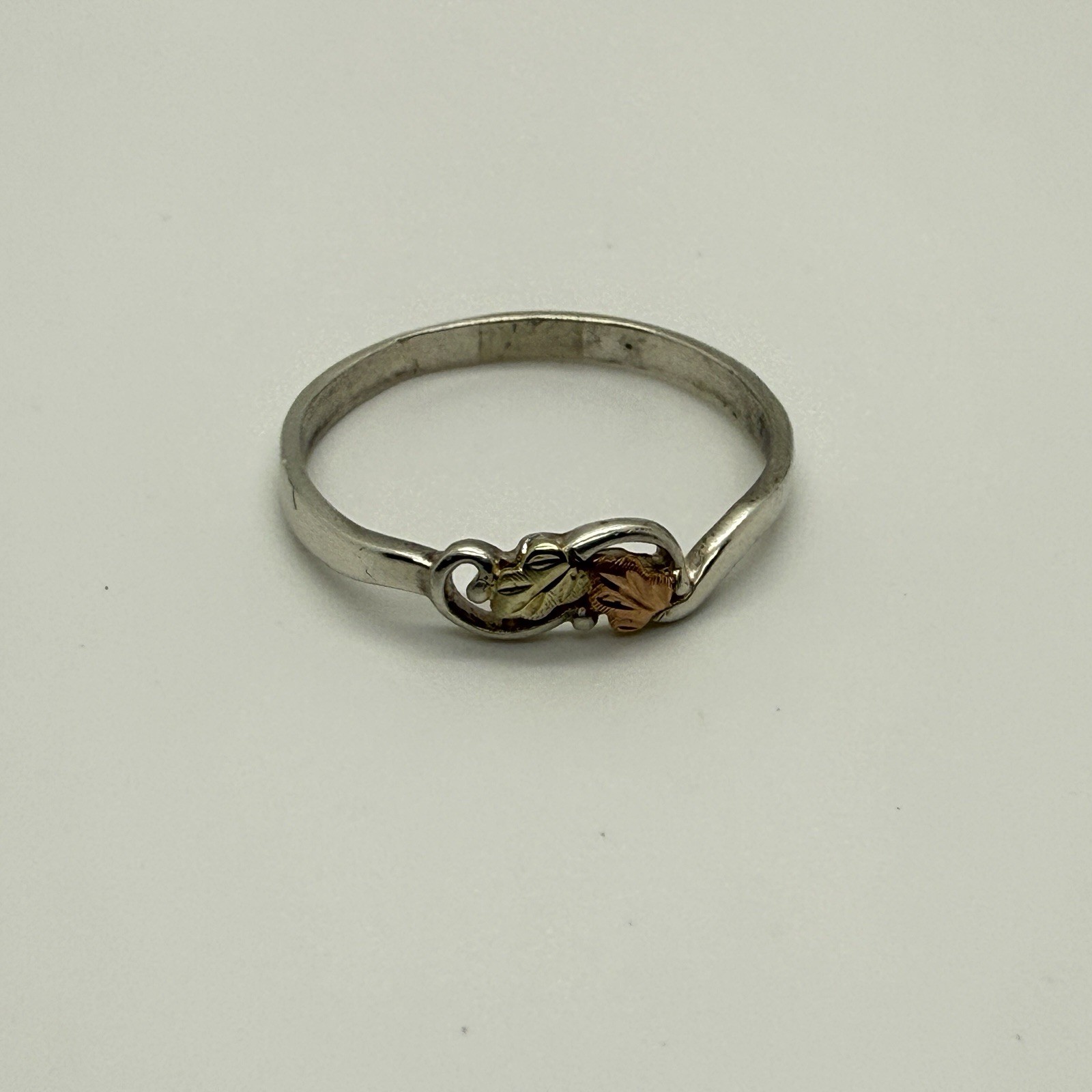 Landstrom’s Black Hills Gold Women’s Freeform Bypass Ring 12K Tri-Color Leaf 9.5