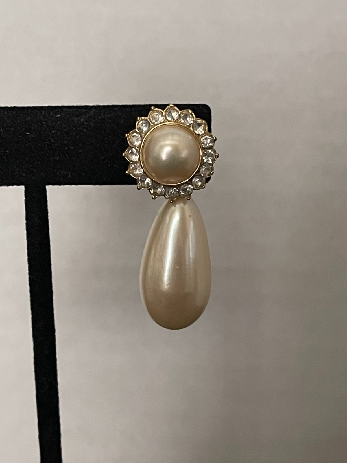 Faux Pearl Cream Champagne Earrings Pierced Dangle Rhinestones Gold Tone 1.5″