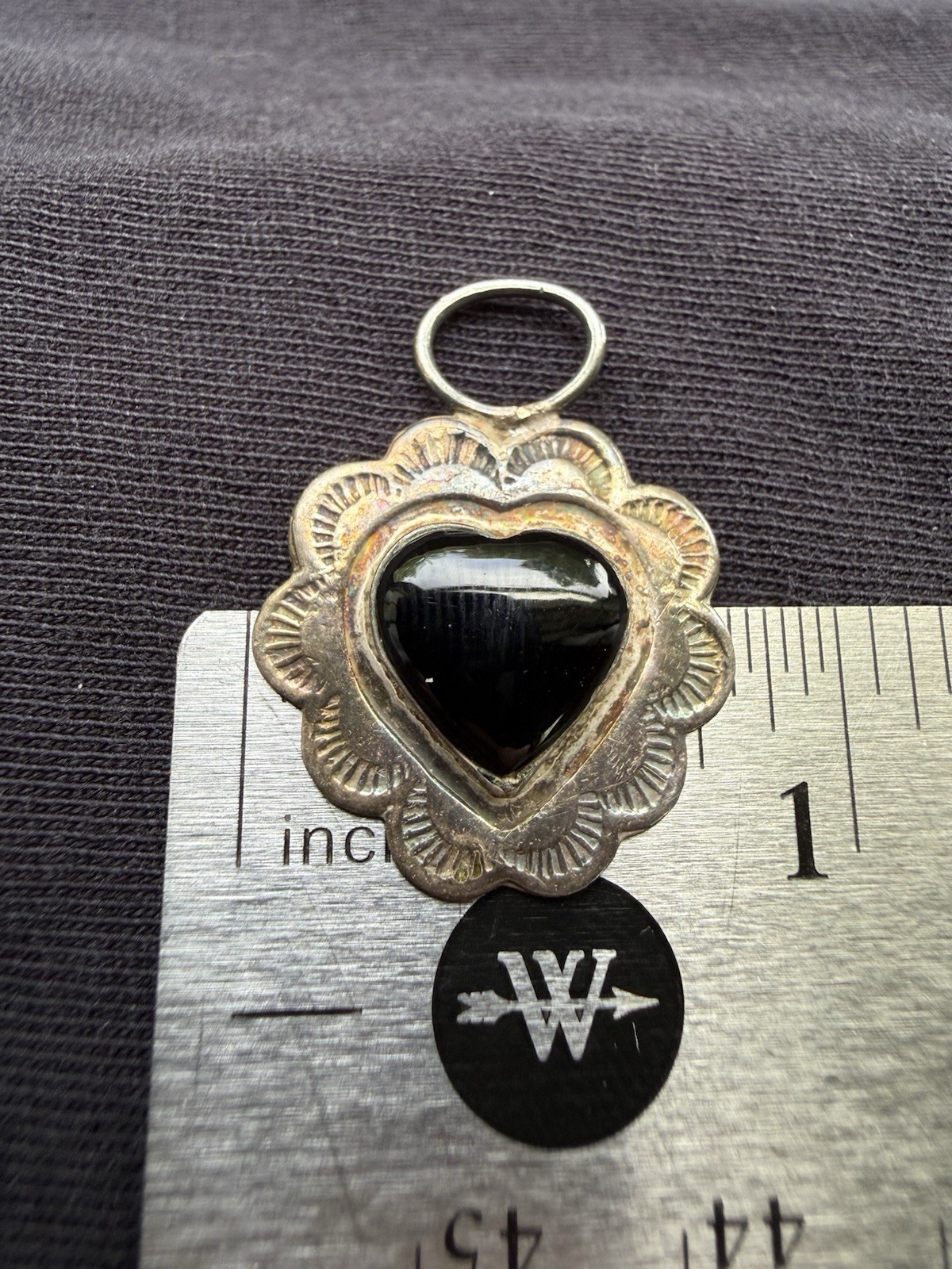 Southwestern Vintage 925 Sterling Silver Black Onyx Scalloped Heart Pendant 3.0g