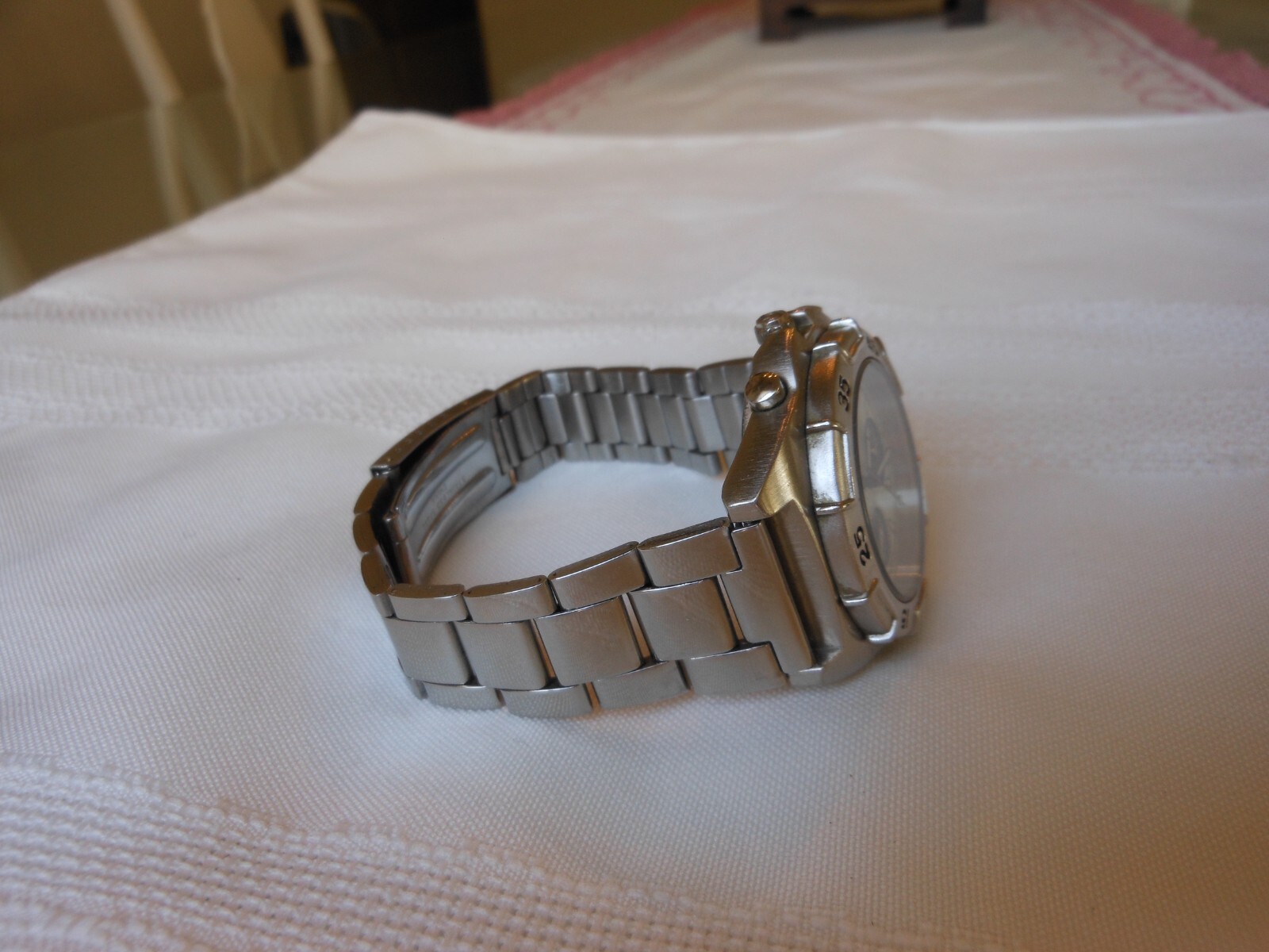 GUESS Vintage Waterpro Chronograph 50 Meters / 165 Feet Watch