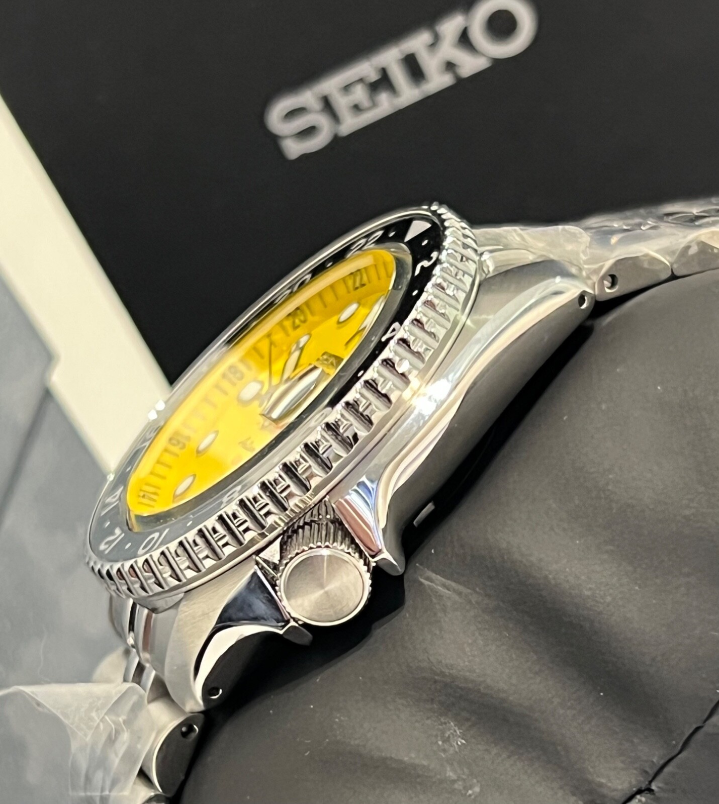 Seiko GMT “Yellow Dial” – SSK017K1 – Limited Edition – Never Worn