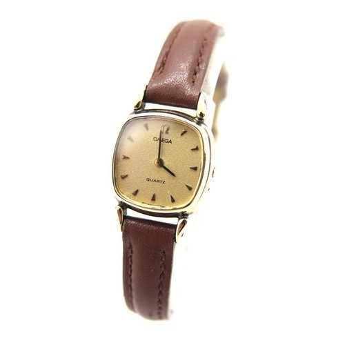 Omega Vintage Ladies Quartz 19mm Gold Square Swiss Made rare find