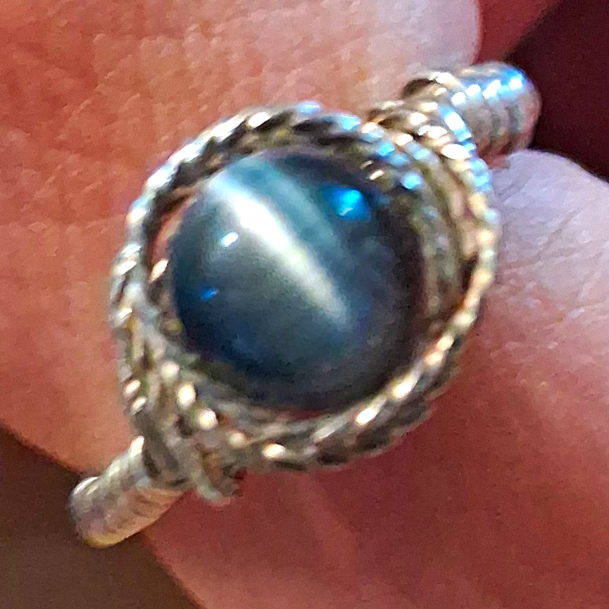 Silver Tone Wire-Wrapped Band Ring Size 7 Round Dark Gray Cabochon Stone