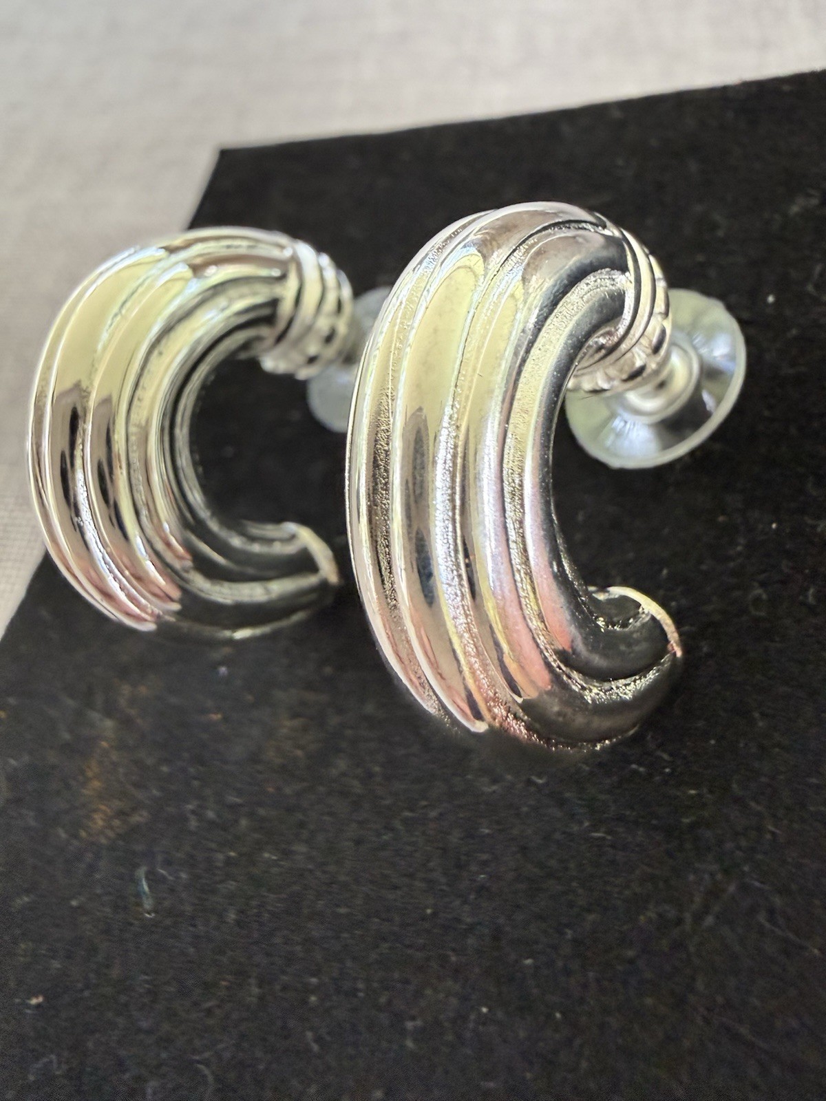 925 Sterling Silver With Puffy Modern Design Stud Earrings
