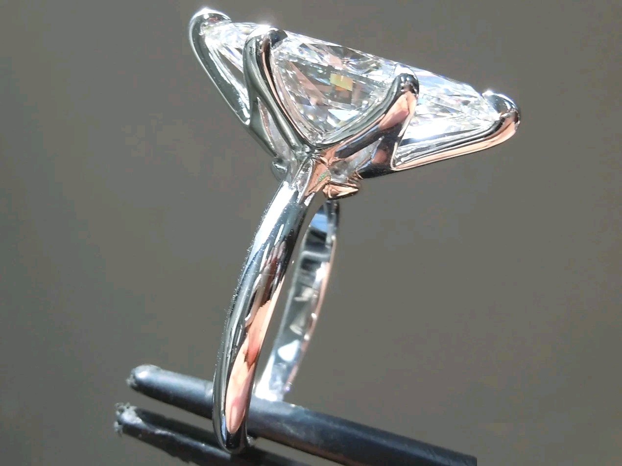 Rare 19 Ct Certified Treated Off White Diamond Solitaire Ring In 925 Silver