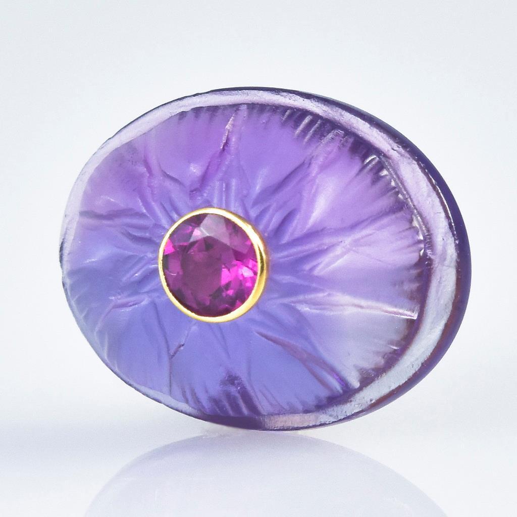 1.95 g Carved Lotus Purple Amethyst Cabochon & Rhodolite Gemstone Inlay 17x13mm
