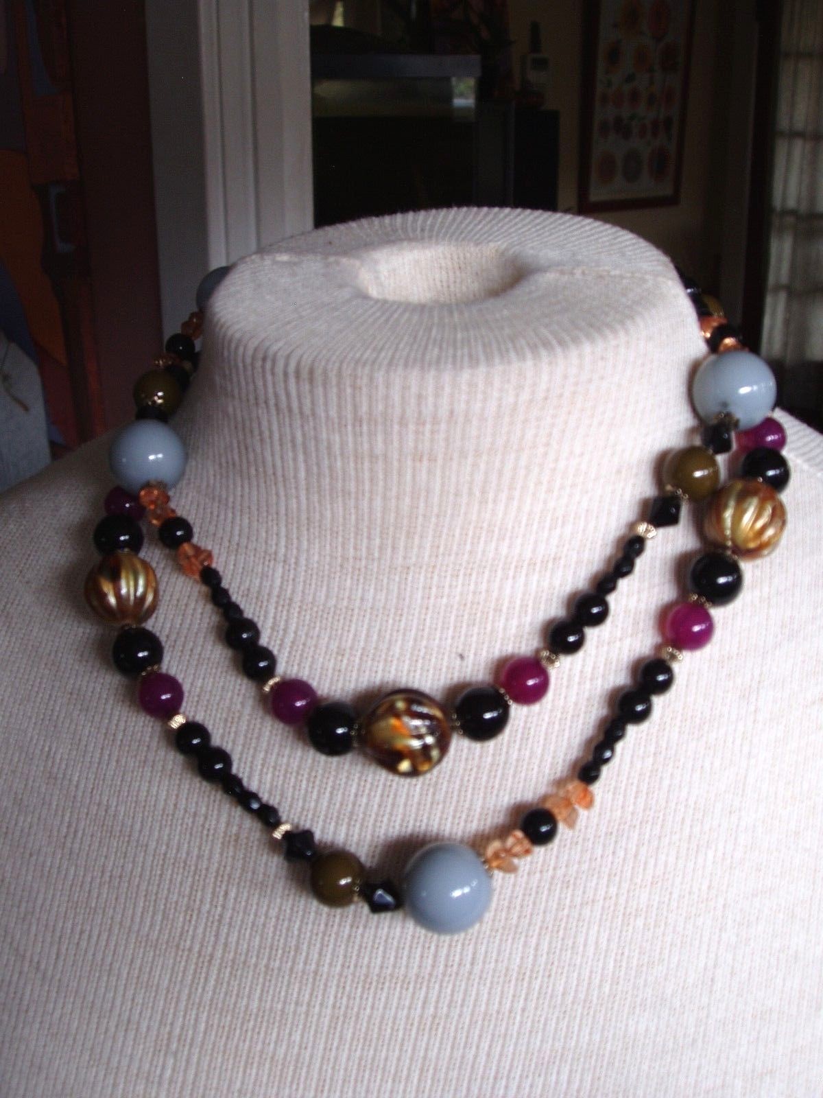 Vintage Necklace LUCITE multi color black purple gray green Plastic beads 40″