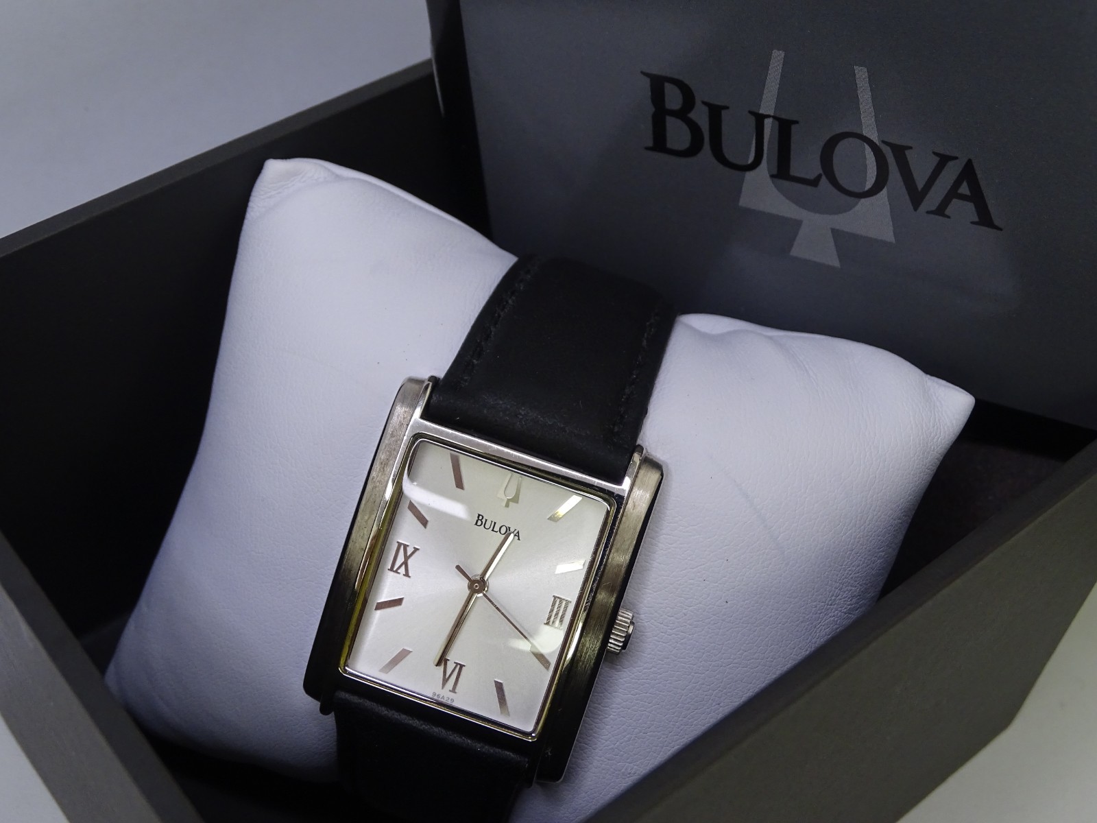 Bulova WMNS Quartz Squaew Wath C869892 (17415-Watch-MY)