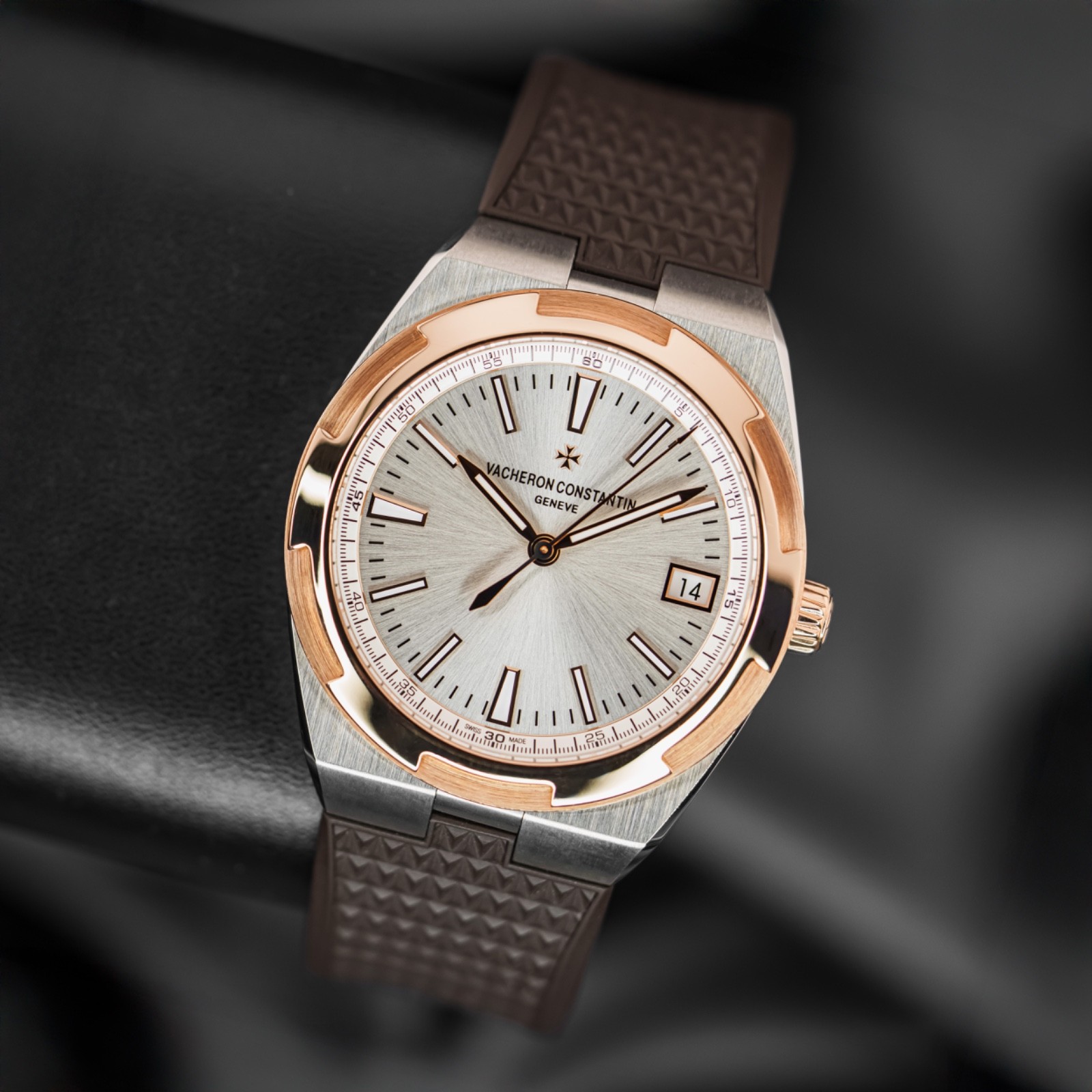 New Vacheron Constantin Overseas 41 Gold Silver Dial Complete 4500V/000M-B127