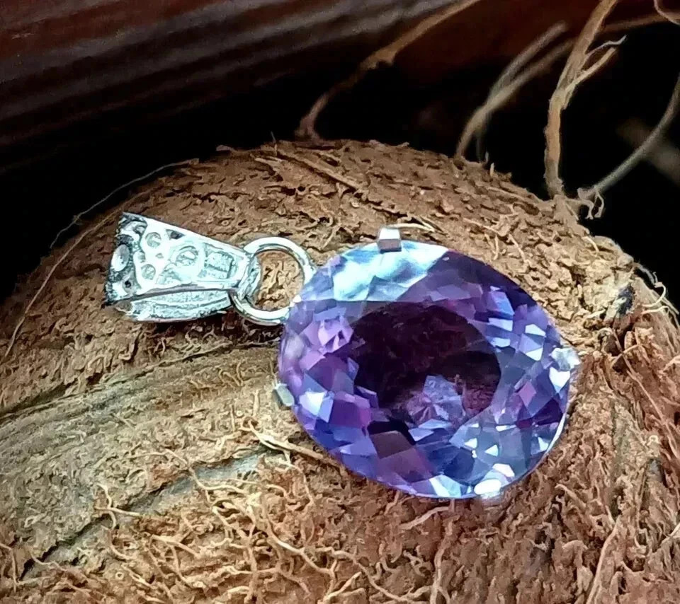 Natural AAA 26 CT Color Change 925 Silver Alexandrite Pendant Certified Gemstone