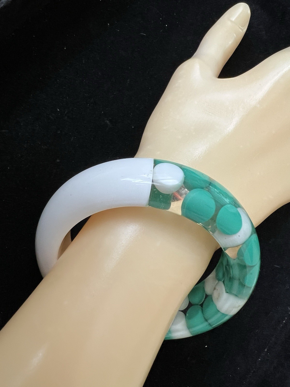 Chunky Vintage Lucite Aspirin Pill Dots Bangle Bracelet Teal Turquoise White