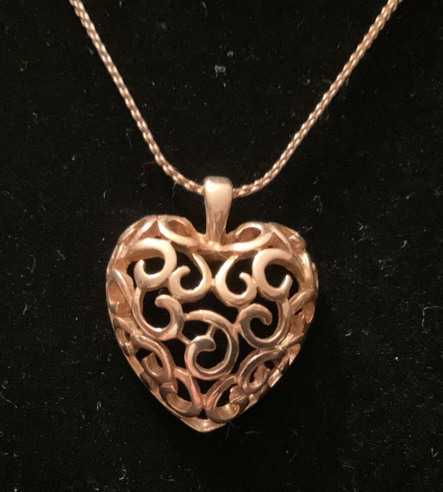 Vintage GoldTone Open Filigree Heart Pendant Necklace. 17”. New Old Stock A23