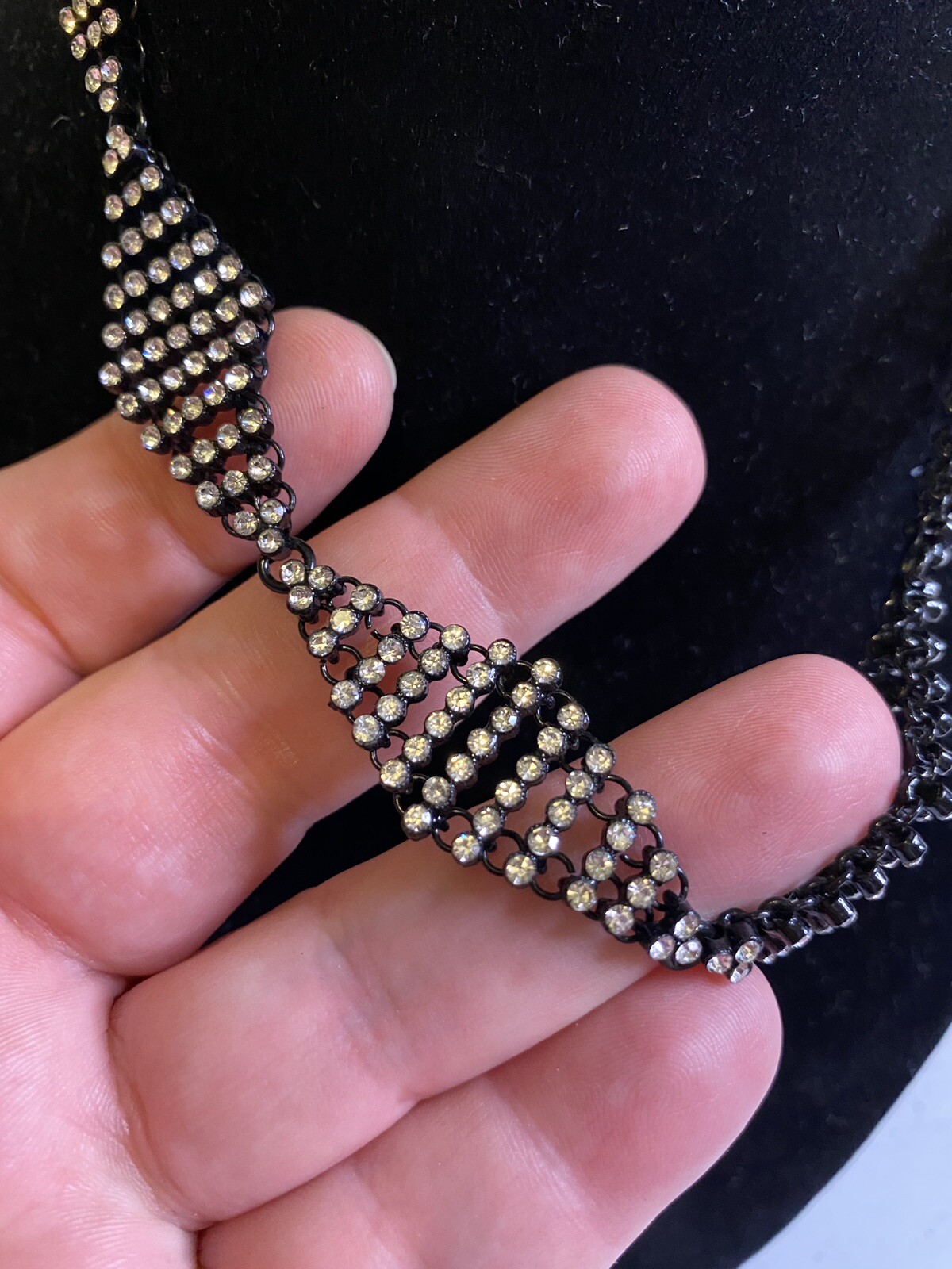 ZARA necklace diamond shape pattern rhinestone 15.5”