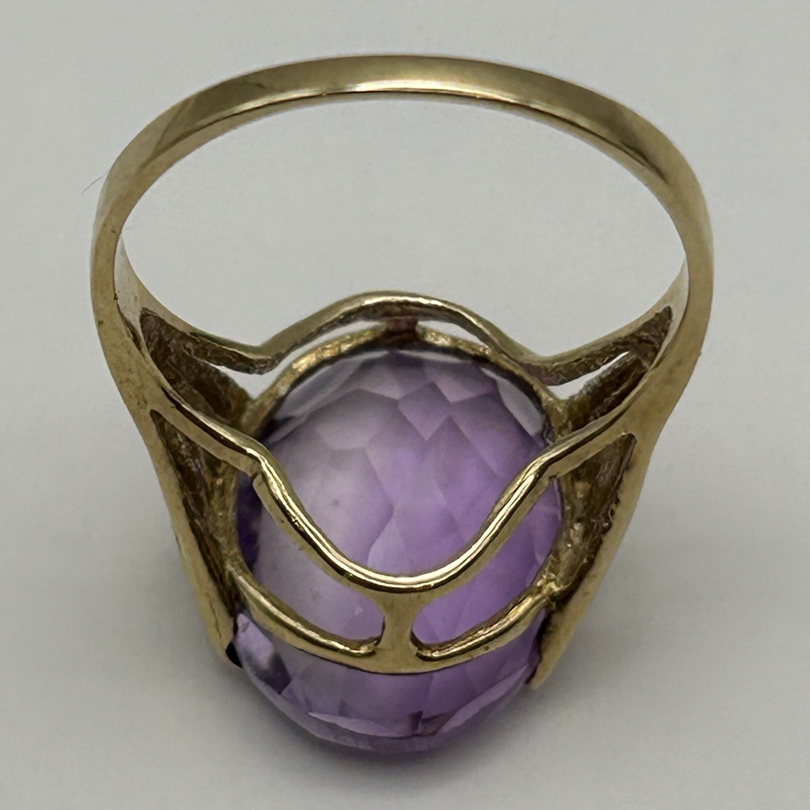 Vintage Large 9ct Gold & Amethyst Ring. Size O London 1990. 3.8 Grams