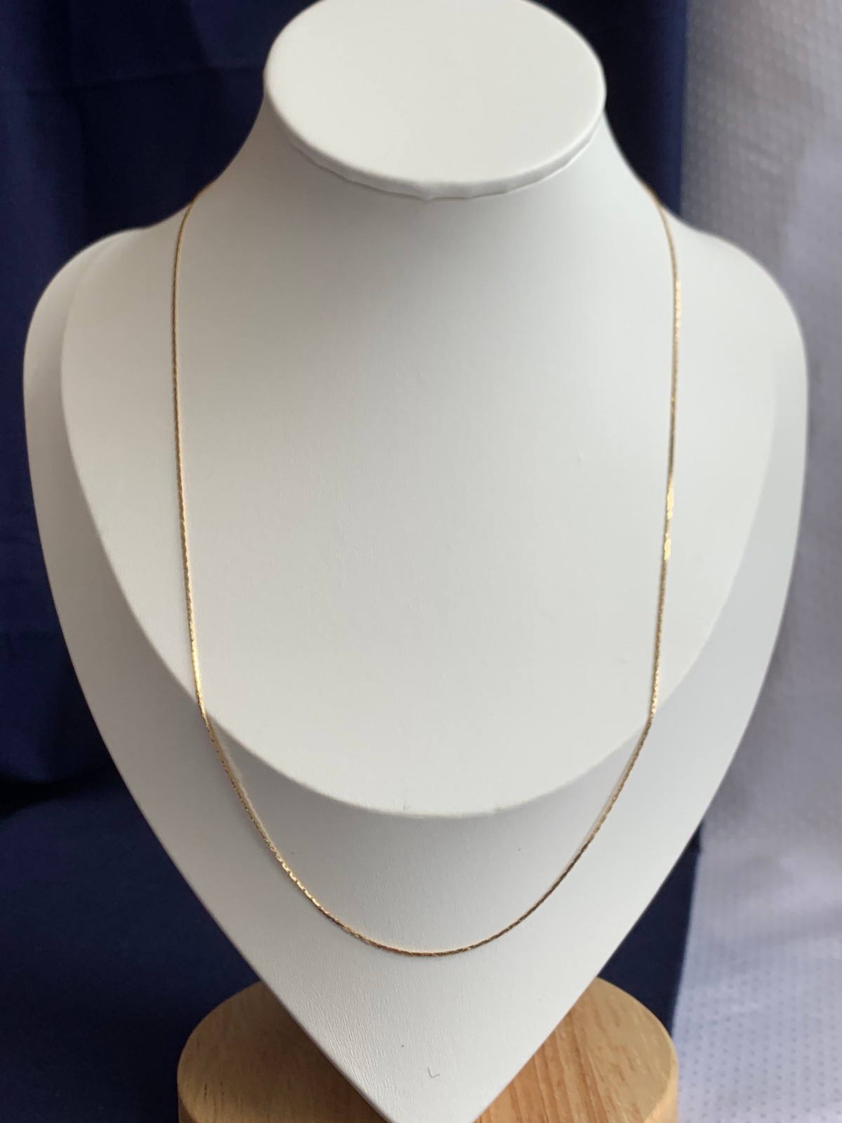 14K Yellow Gold Necklace 1.35g Fine Jewelry 18.5″ Cobra Chain Spring Clasp