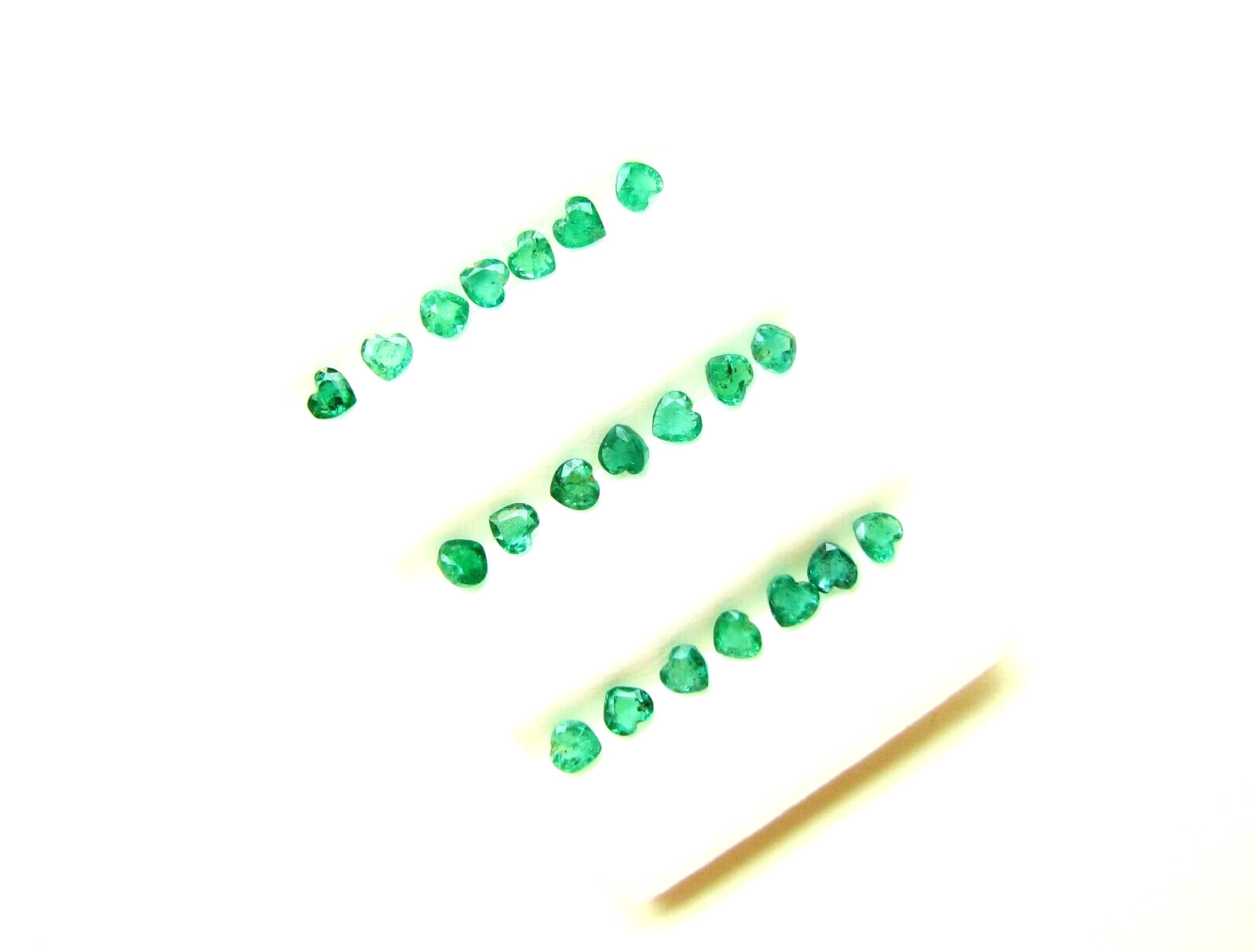 Natural Loose Gem Heart Emerald 3.2-3.7×3.5×3.7MM 3.6 Cts Tol, 21 Pcs Lot