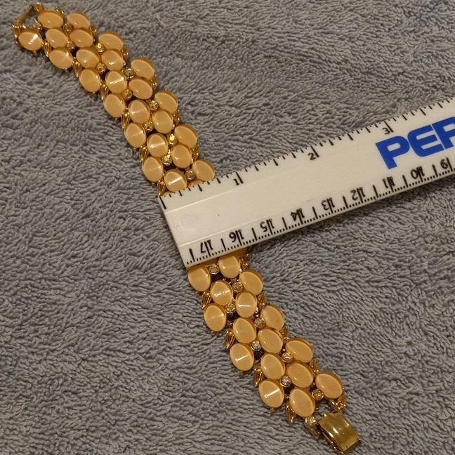 Gold Tone Link Tennis Bracelet Oval Beige Pink Cabochons Clear Rhinestones 7 in