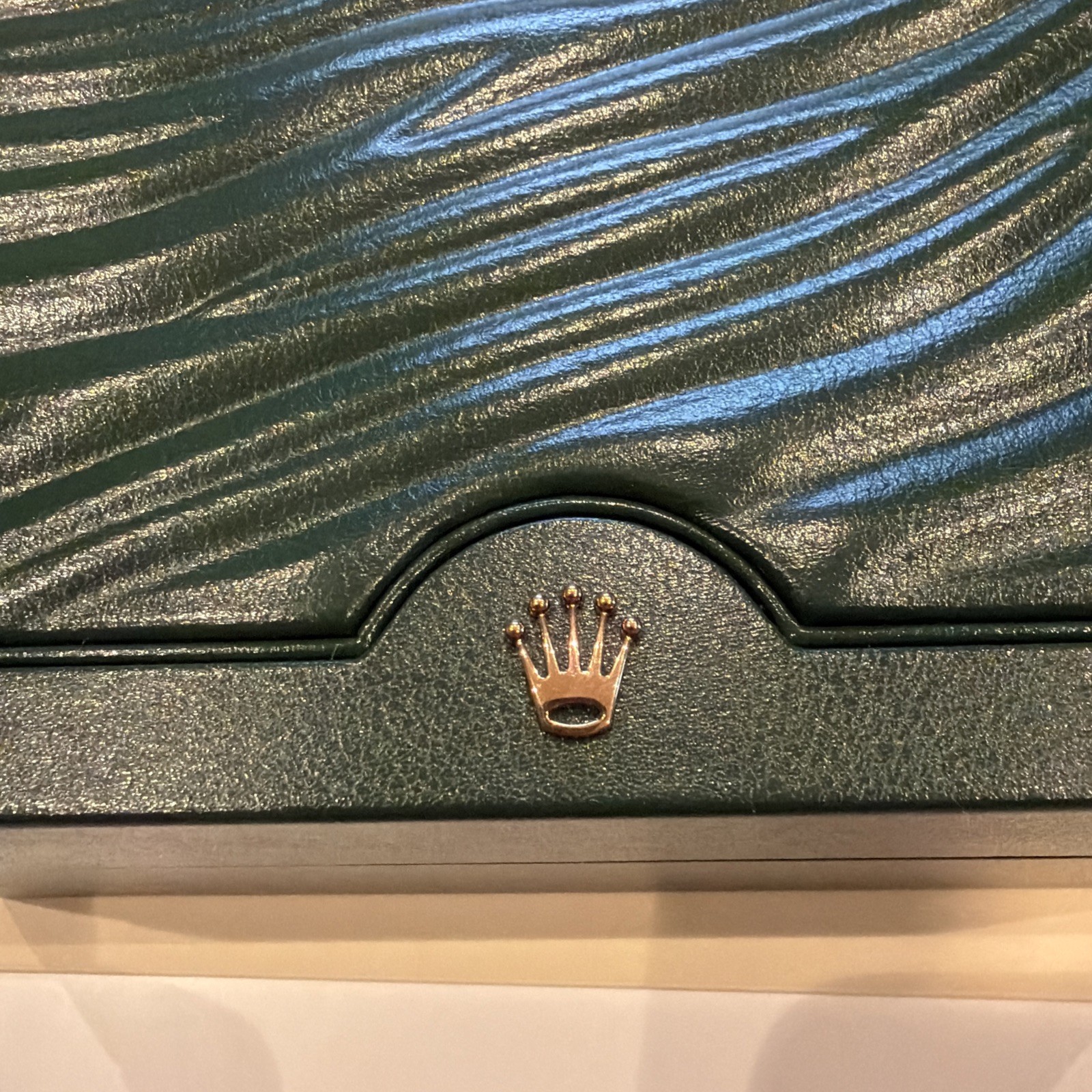 Genuine Rolex Watch Box Medium Size 39139.04 – Oyster M