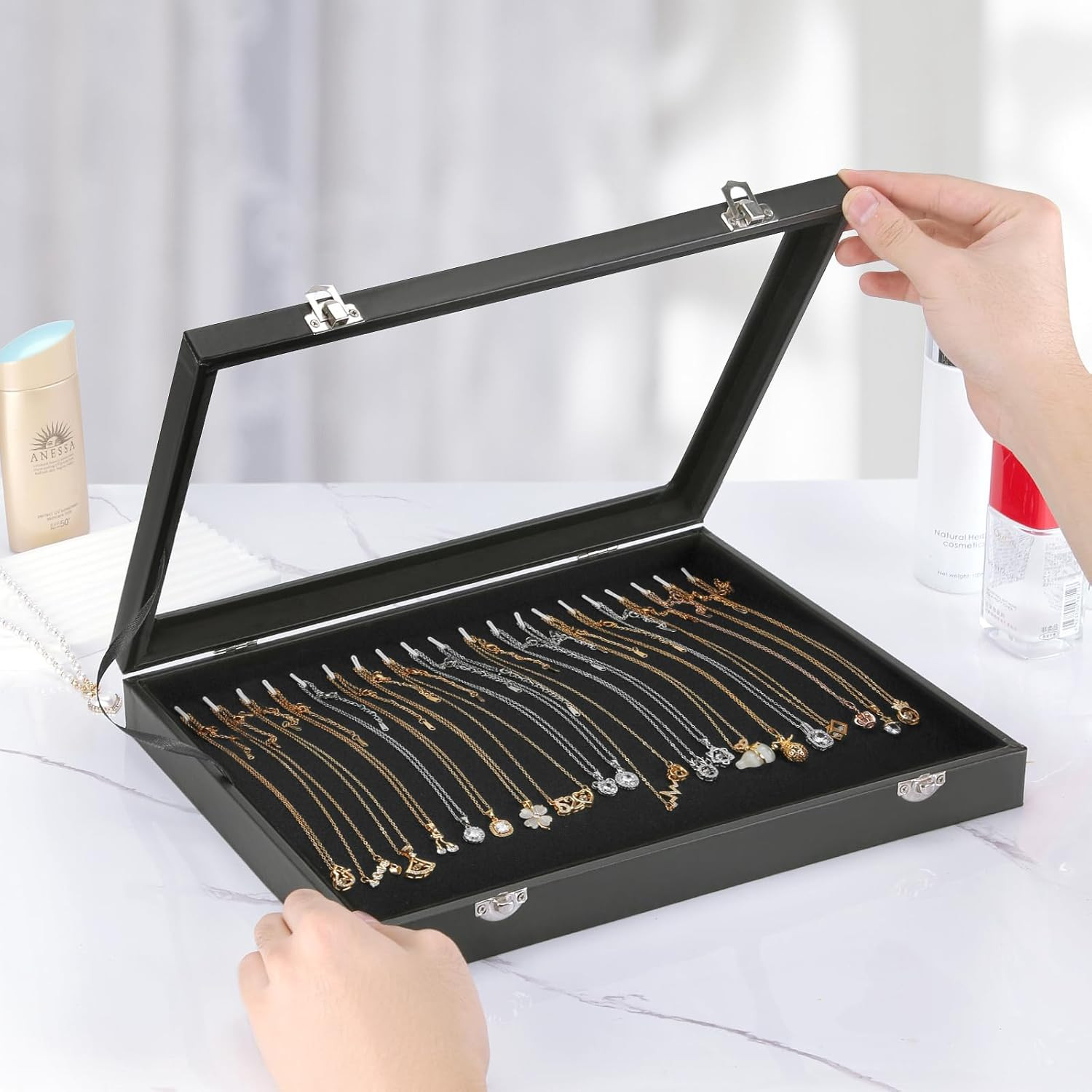 Necklace Organizer Box, 20 Hooks Jewelry Pendant Display Tray with Clear Lid for