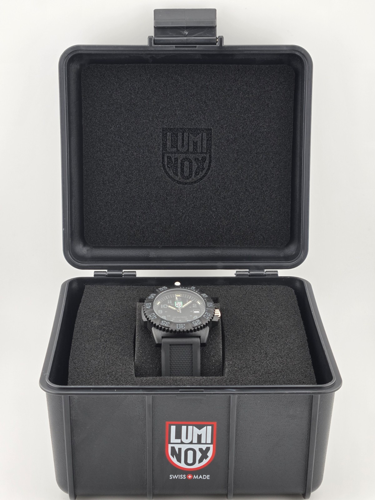 LUMINOX Sea Lion Men’s CARBONOX Black Dial Rubber Strap Watch – X2.2072 NEW