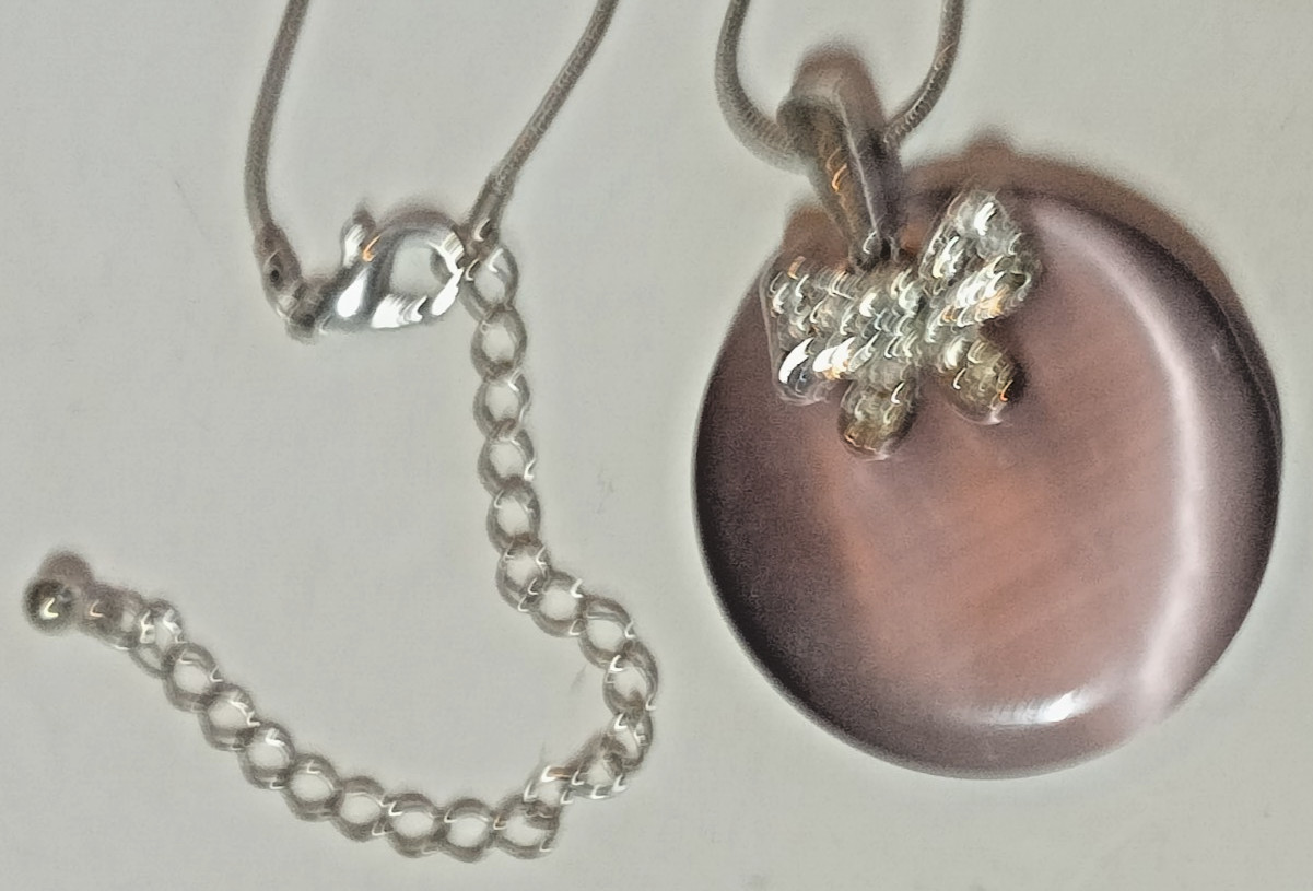 Costume Jewellery Pendant 3.5 cm diameter with silver coloured chain with box