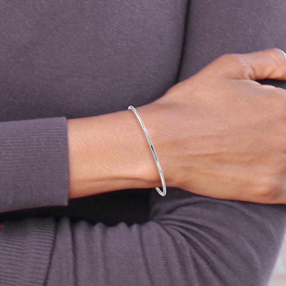10K White Gold Slip-On Women Bangle Bracelet 8.25″