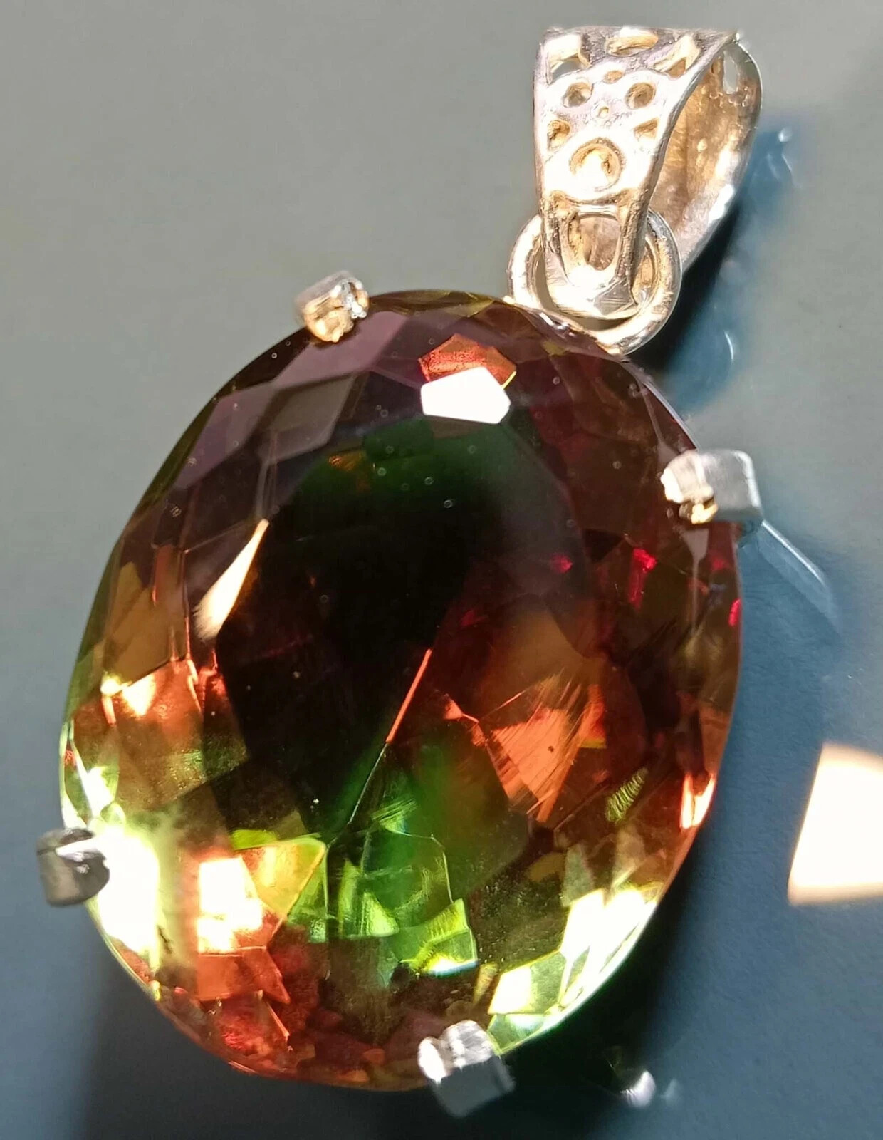 Oval Cut Pendant Alexandrite Colour Change 62-64 Ct Natural Gemstone Certified