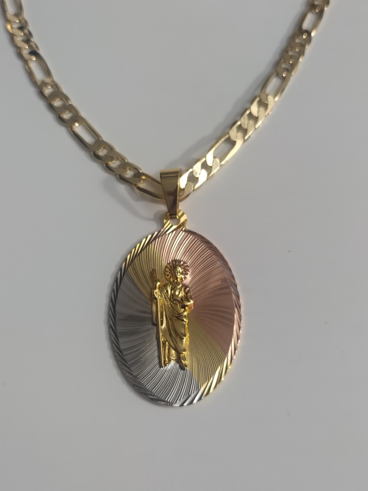 San Judas oro laminado 3 tonos con cadena Luxury 3 Tone St Jude Pendant chain