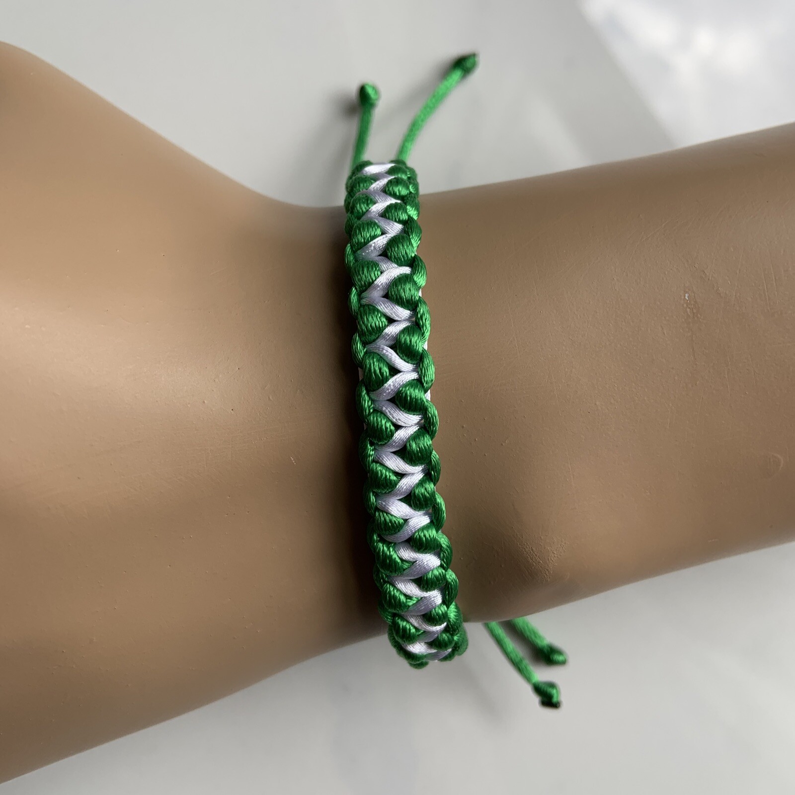 SAUDI ARABIA Bracelet GREEN & WHITE Satin Rattail Shamballa Nylon Cord