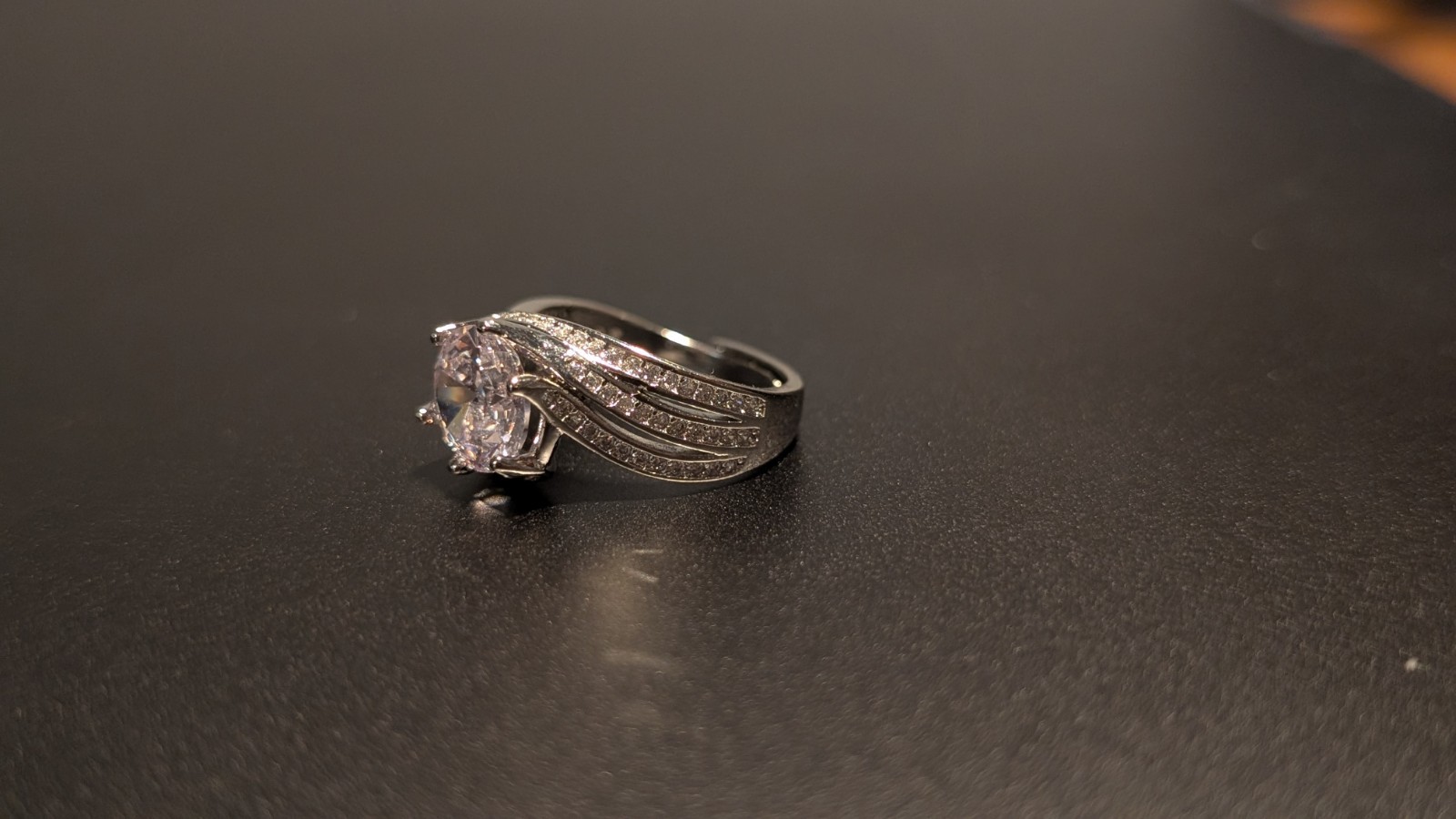 Exquisite Zirconia Engagement Ring Romantic Gift Adjustable 3CT