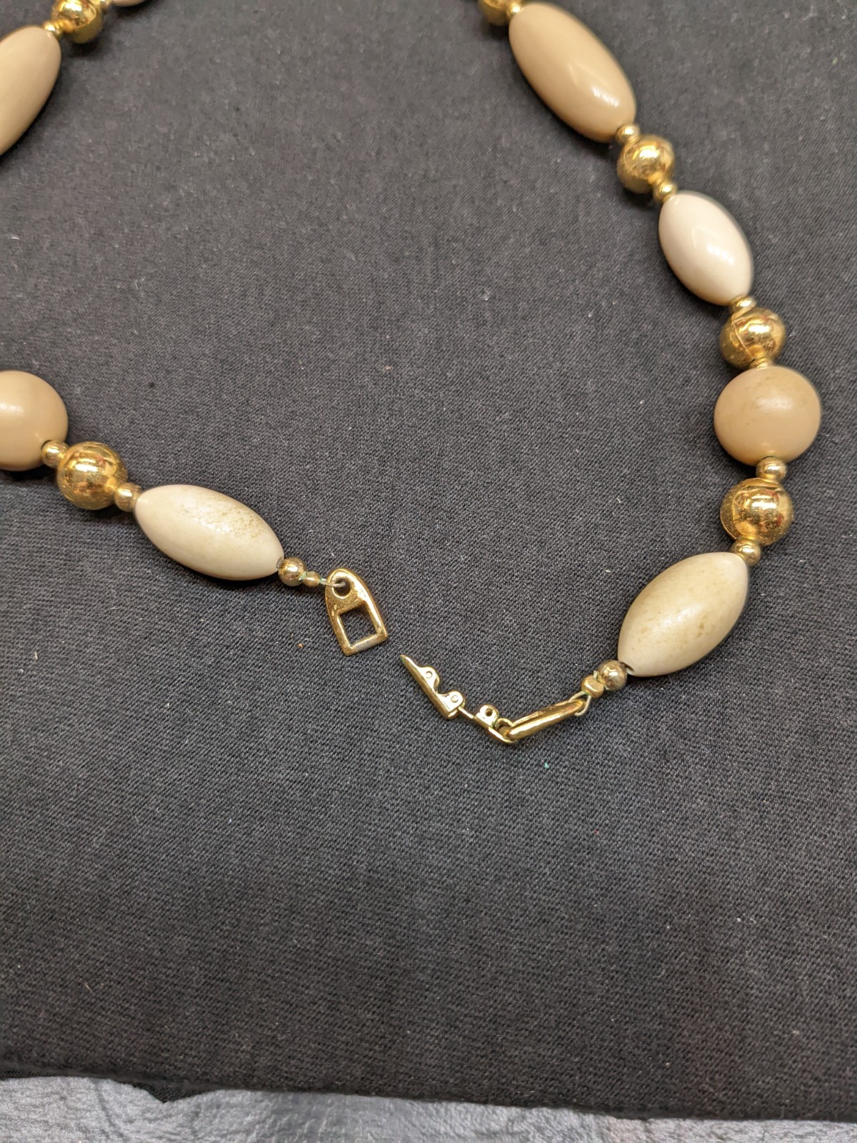 Vintage Napier Cream Beige Plastic Bead Necklace Gold Tone Signed 1970s Retro