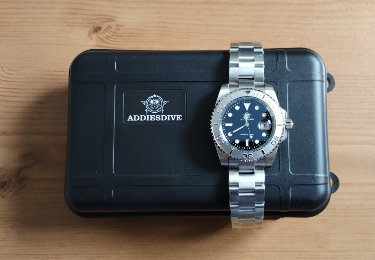 ADDIESDIVE MY-H3-C Men’s Quartz Divers Watch 200M BGW9 Luminous Stainless Steel.