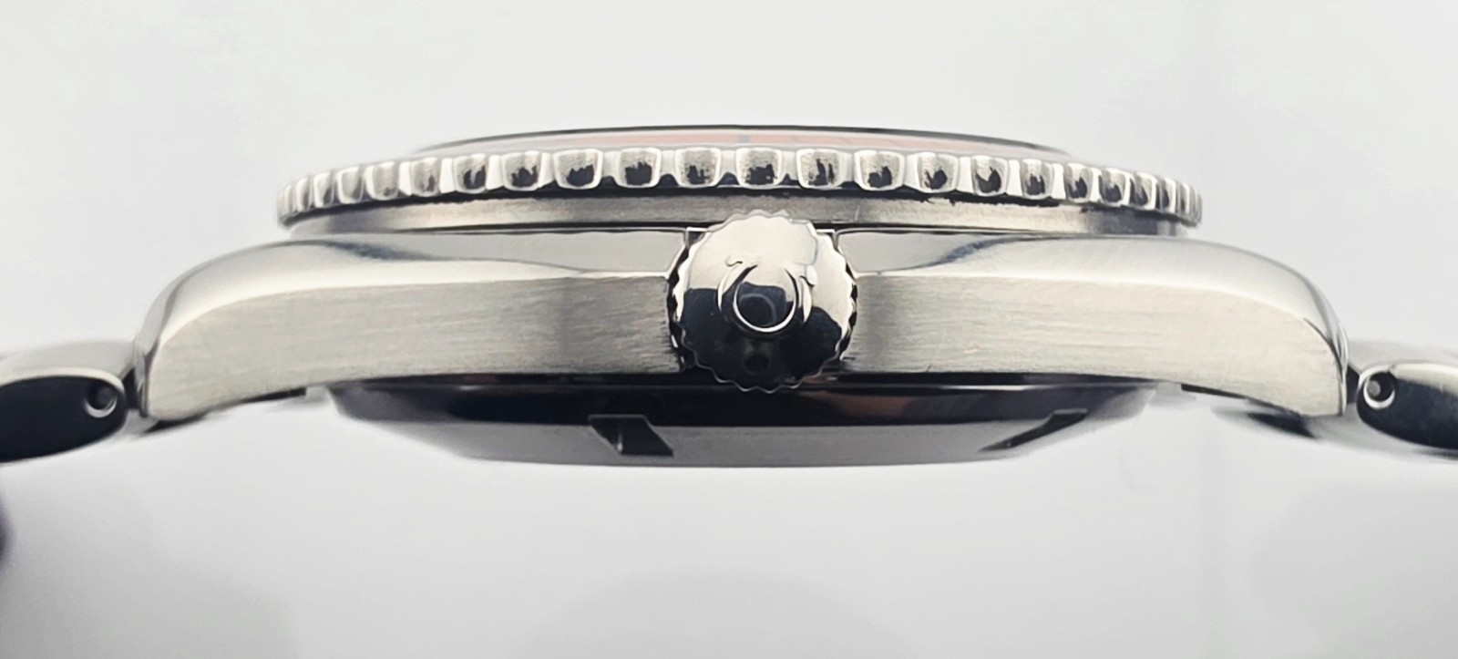 Sharp 2008 OMEGA Seamaster Planet Ocean 600m 45.5mm – 2208.50.00